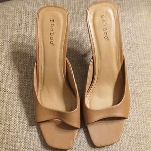 Bamboo Women's Tan Slide Sandals Size 9 -- 2 1/2 Inch Heels